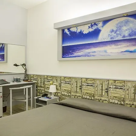 Hotel Italia 4*
