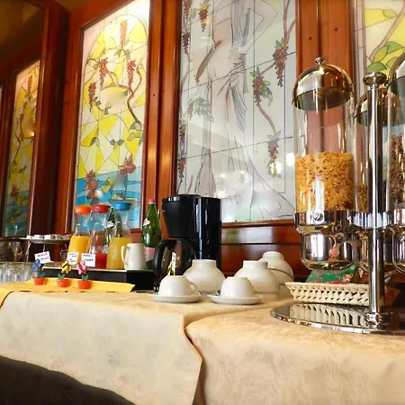Hotel Italia 4*