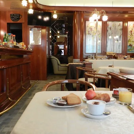 Hotel Italia 4*